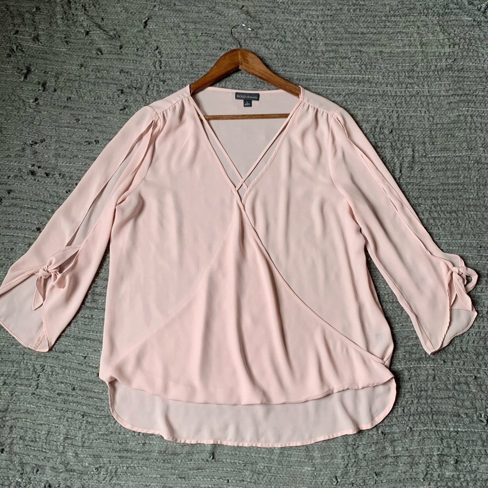 BOLD ELEMENTS pale pink slit sleeve v-neck size L - Picture 7 of 14